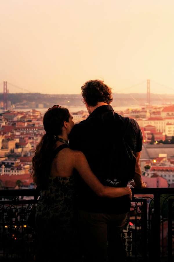 Encontro com casal em Lisboa