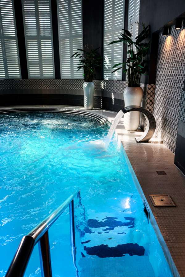 Piscina e Banho Turco na Suite